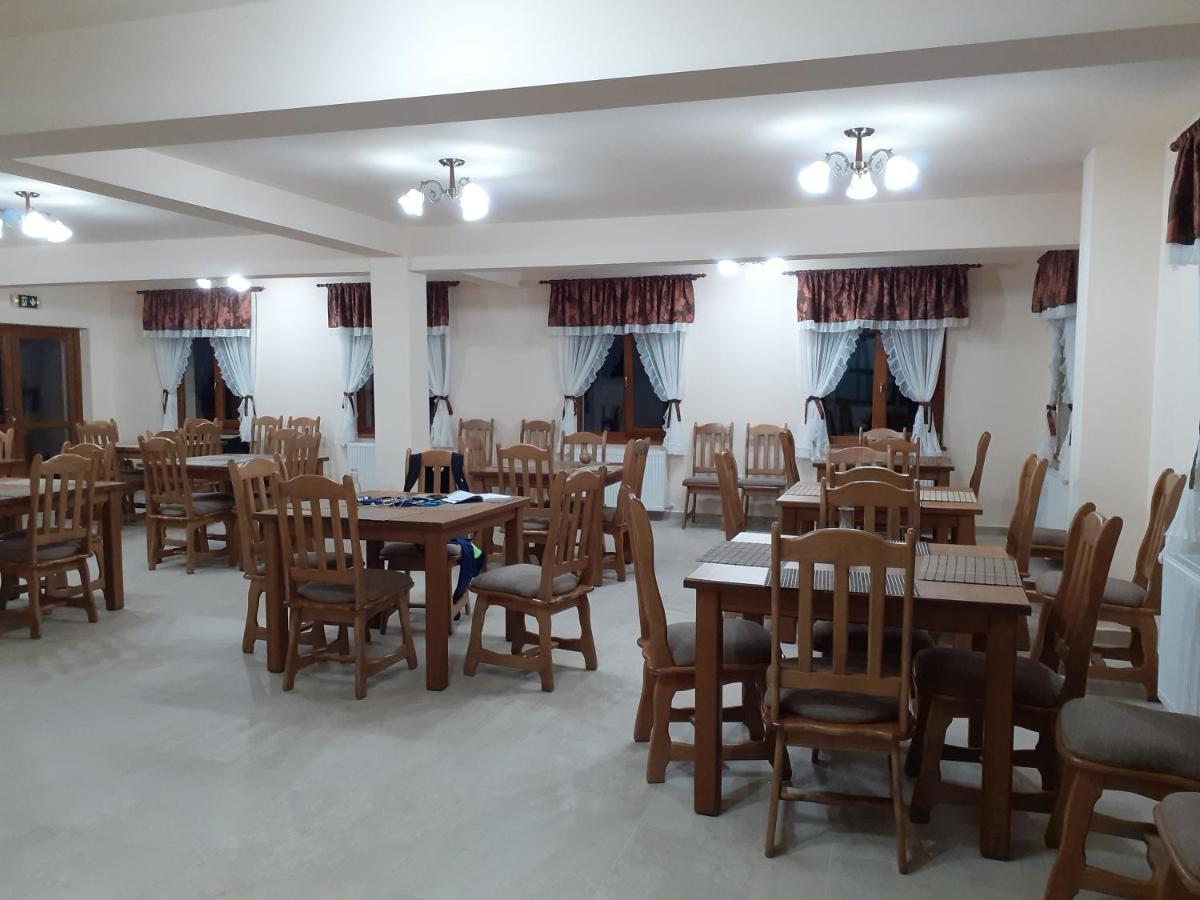 Pensiunea Bradul Dealu Stefanitei Luaran gambar